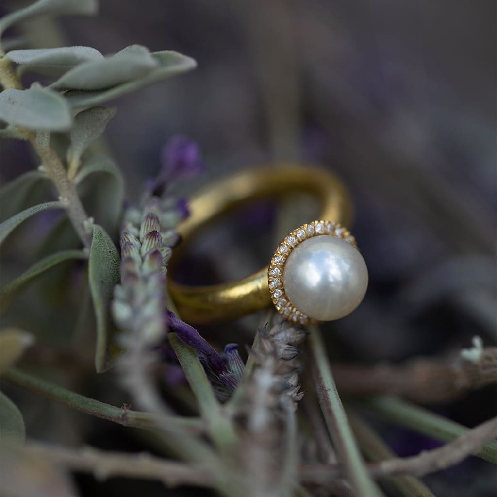 Anat gelbard, jewelry, handcrafted jewelry, designed jewelry, gold ring, gold ring with diamond, gold ring for women, white gold ring, 18k gold ring, 22k gold ring, ring with diamond, engagement rings for women, gemstone rings, gem jewels, PEARL,
