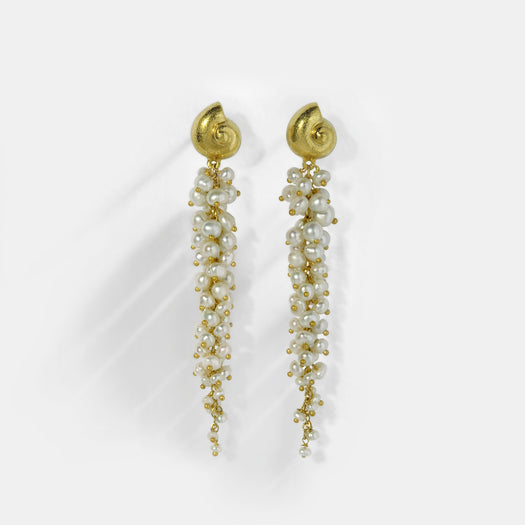 earrings for women, Anat gelbard, jewelry, designed jewelry, handcrafted jewellery, designed jewelry, gold earrings, gold earring with diamond, gold earring for women, rose gold ring, white gold earring, 18k gold earring, 22k gold earring, earring with diamond, gemstone earrings, pearl earring, gemstone jewelry, gem jewels, 