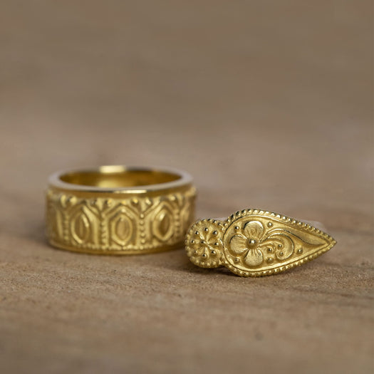 Anat gelbard, jewelry, designed jewelry, handcrafted jewellery, designed jewelry, gold ring, gold ring with diamond, gold ring for women, rose gold ring, white gold ring, 18k gold ring, 22k gold ring, ring with diamond, engagement rings, engagement rings for women, wedding rings for women, gemstone rings, pearl ring, gemstone jewelry, gem jewels,